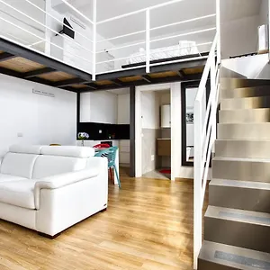  Appartamento Joivy Charismatic 1-bed Flat With Parking Italia